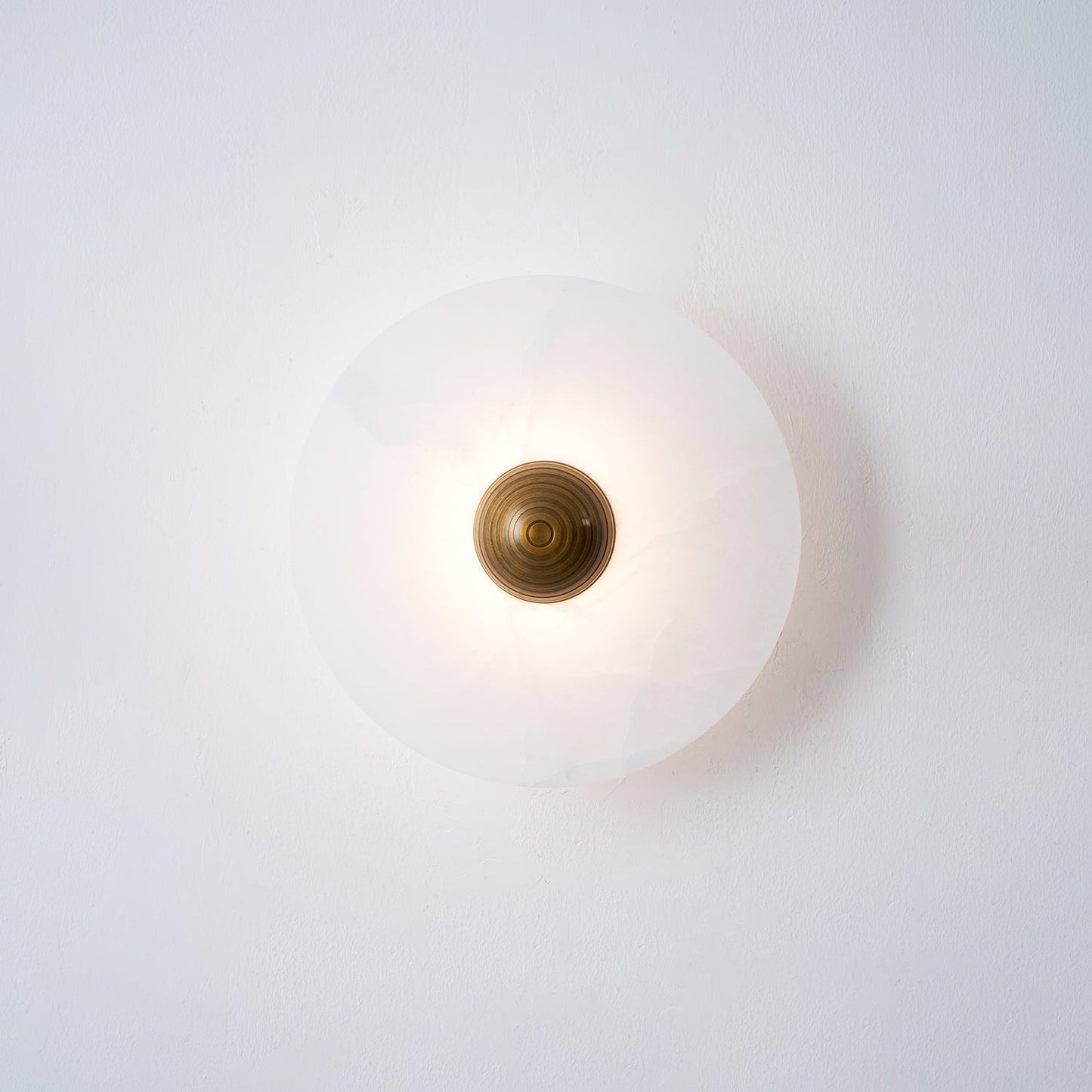 Arvix Round Alabaster Wall Lamp