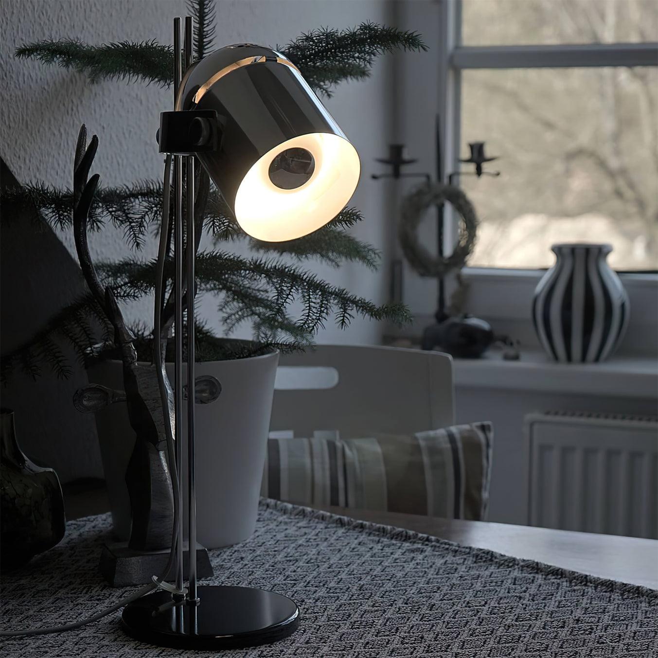 Averro Adjustable Desk Lamp