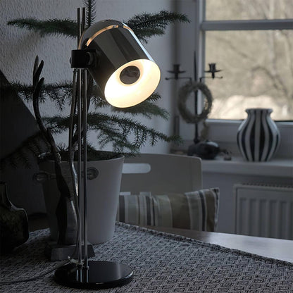 Averro Adjustable Desk Lamp
