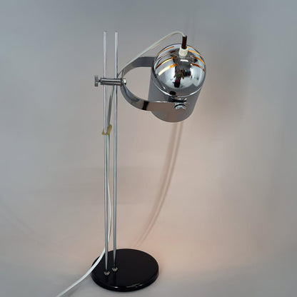 Averro Adjustable Desk Lamp
