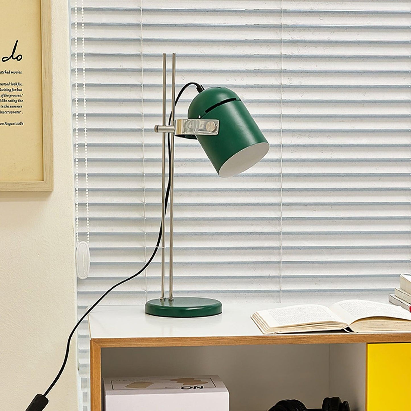 Averro Adjustable Desk Lamp