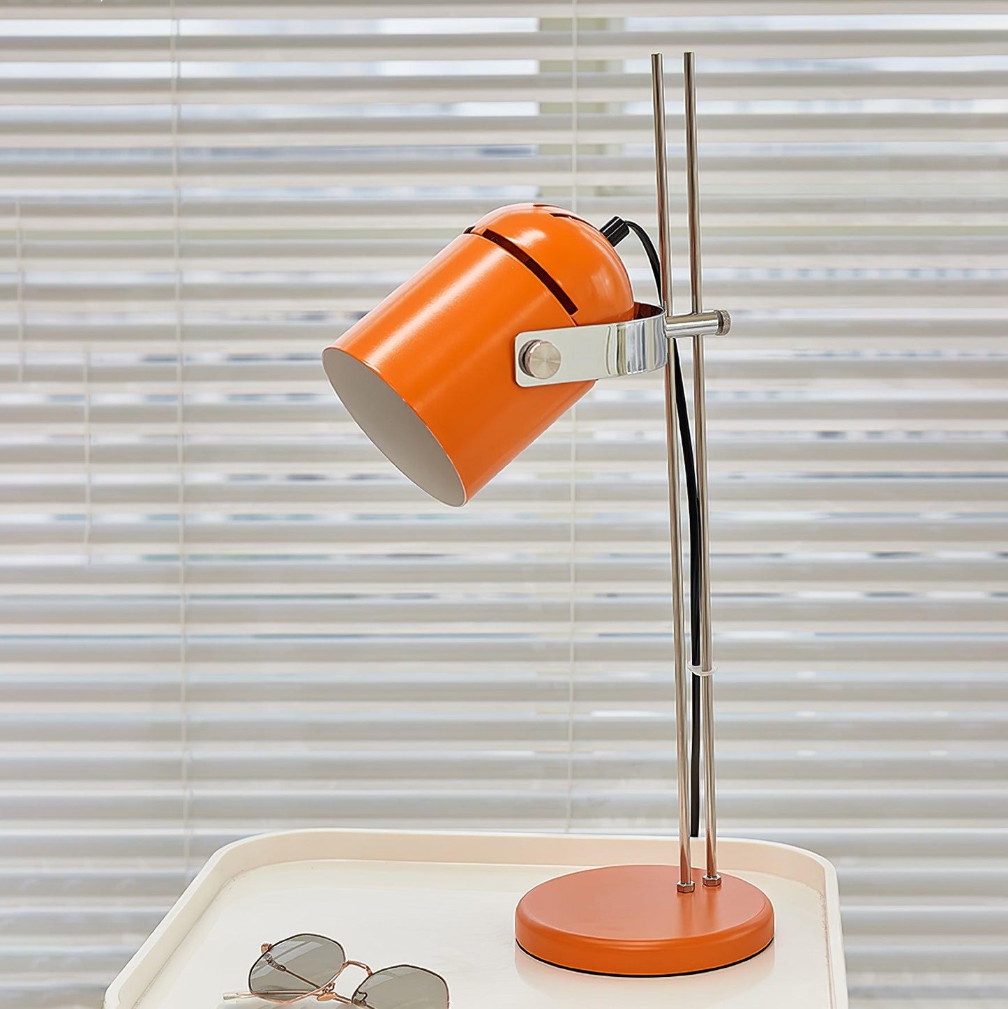 Averro Adjustable Desk Lamp