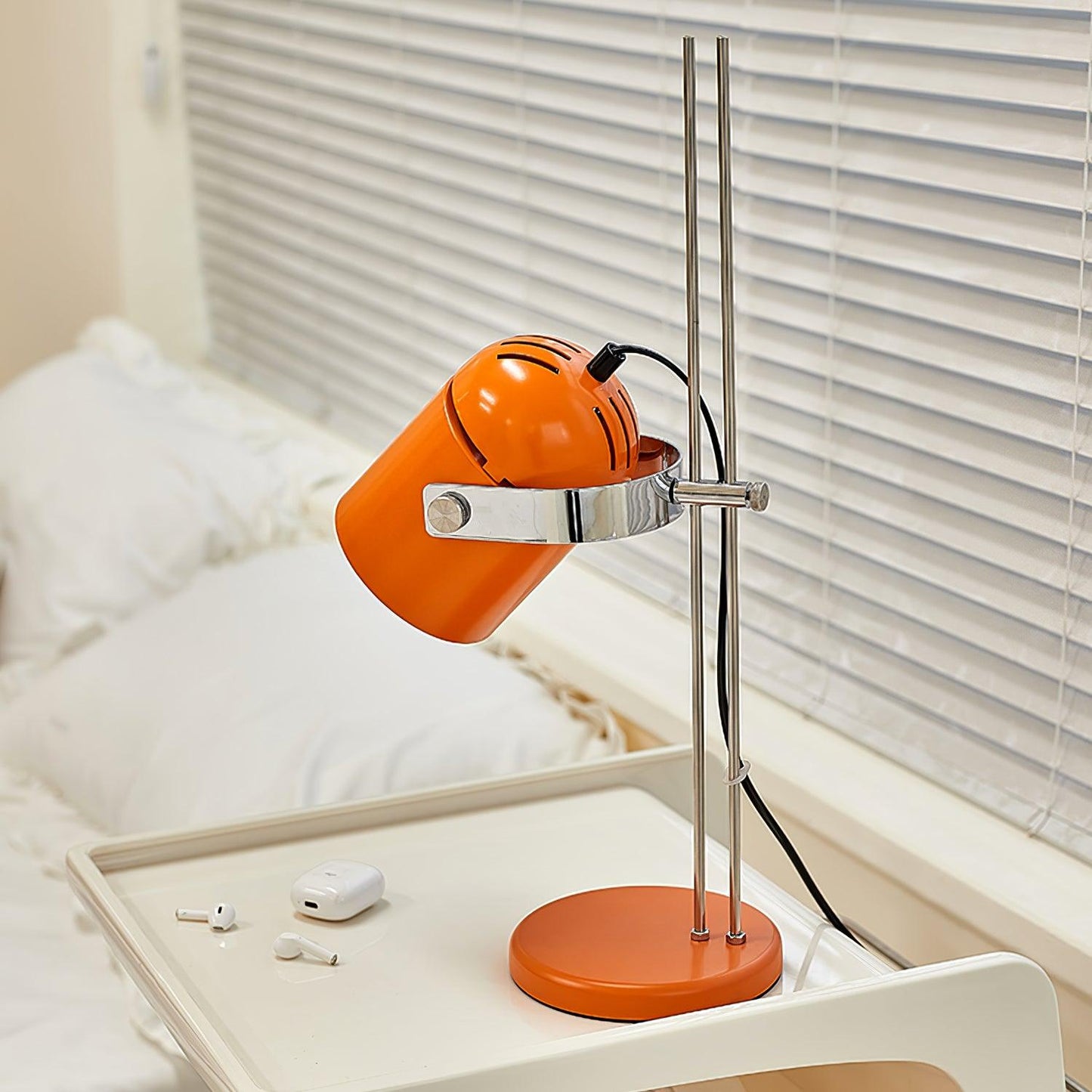 Averro Adjustable Desk Lamp