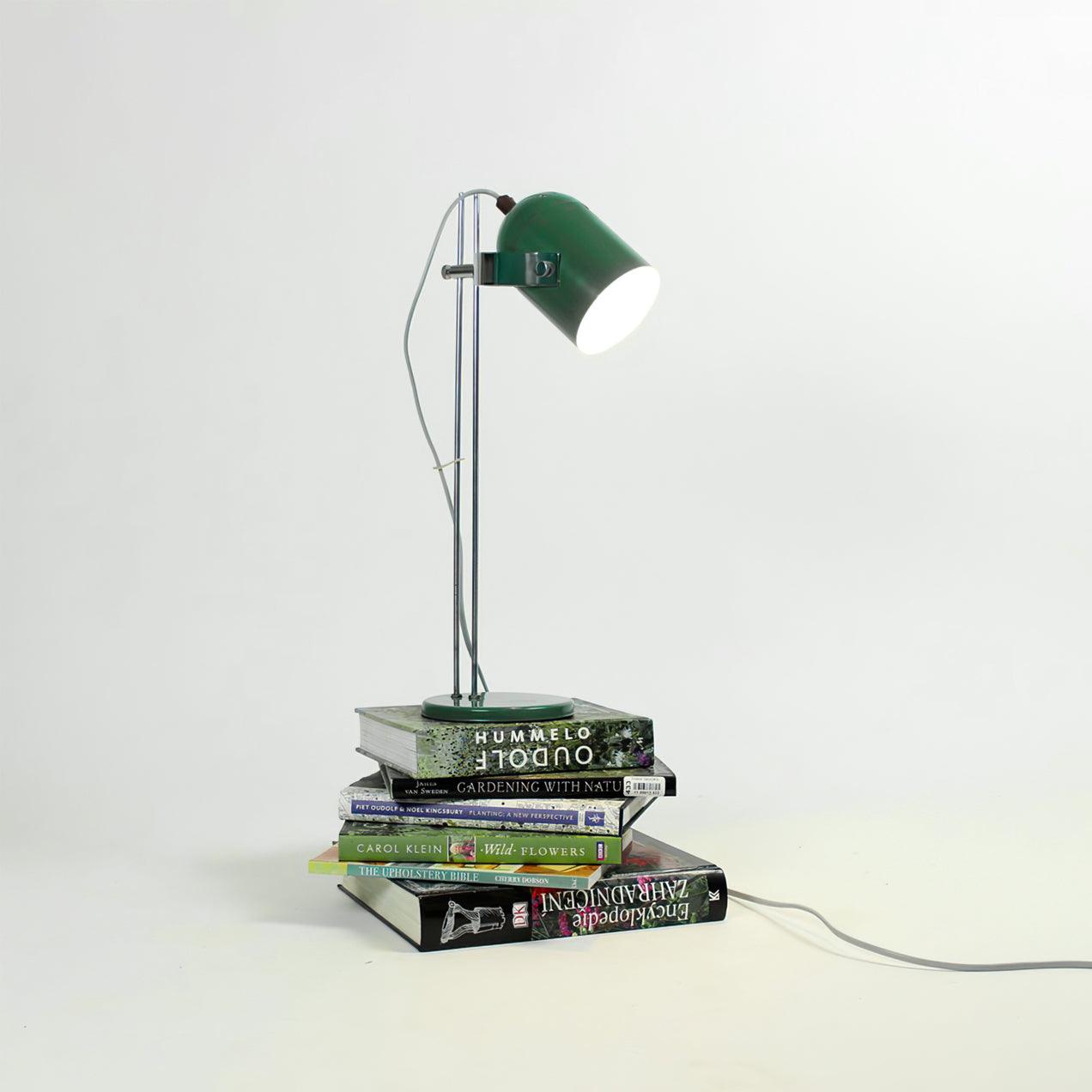 Averro Adjustable Desk Lamp