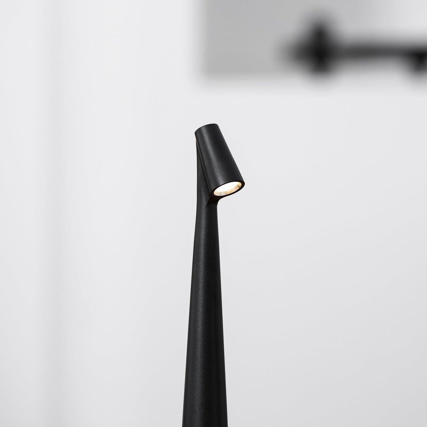 Elowen Wireless Table Lamp