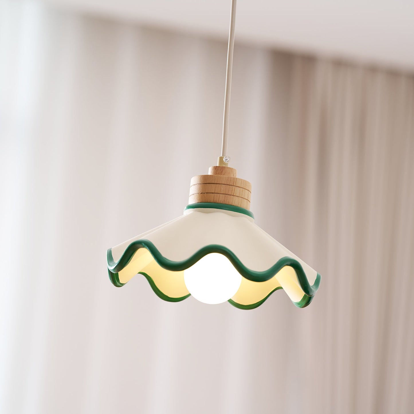 Scalloped Pendant Lamp