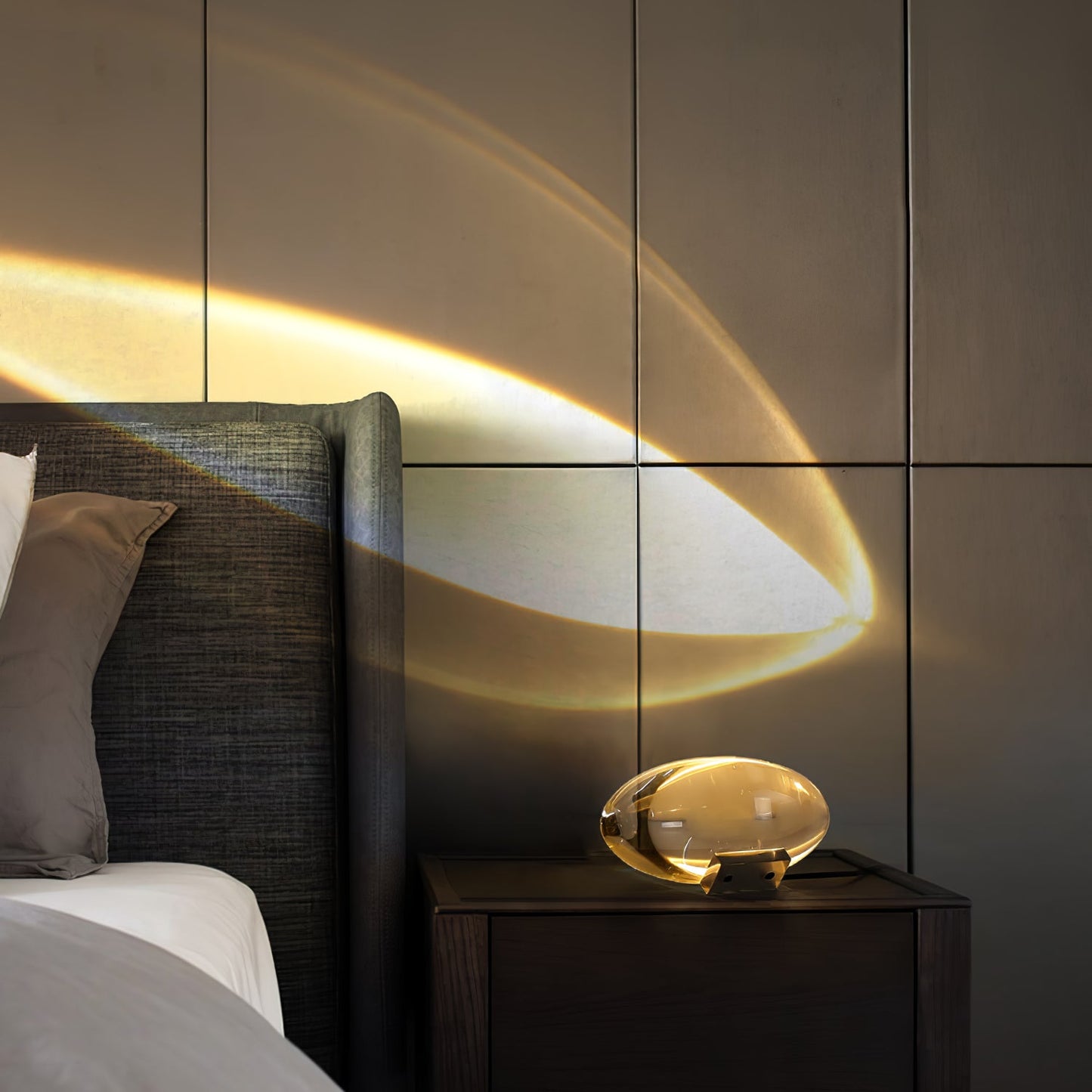 Atoms Glass Table Lamp