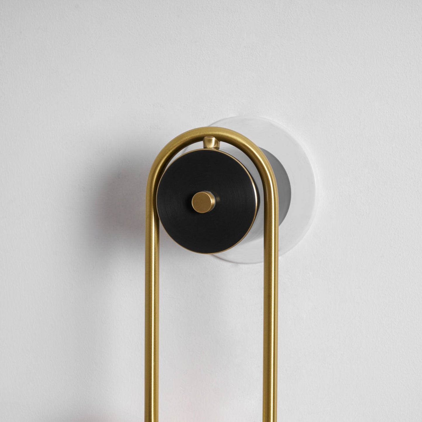 Averix Curve Wall Light