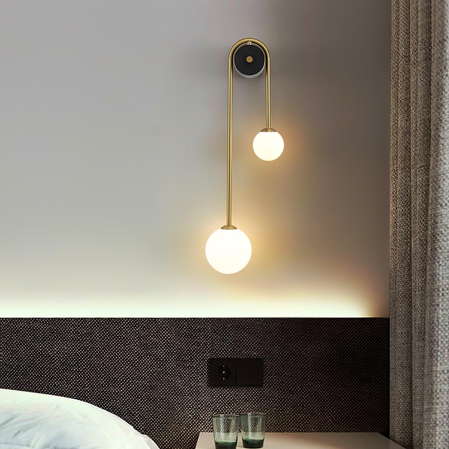 Averix Curve Wall Light