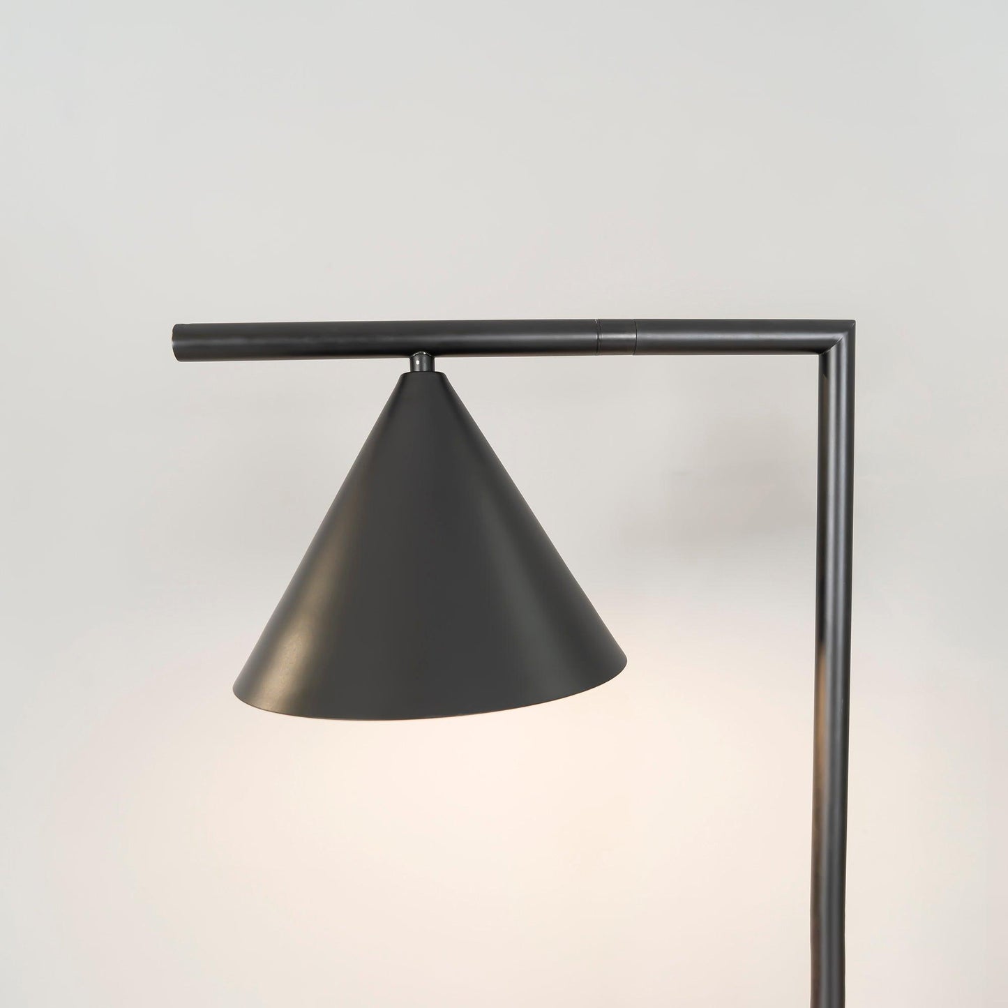 Aero Minimalist Floor Lamp