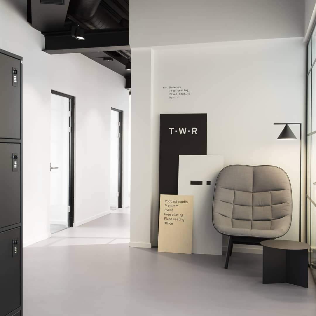 Aero Minimalist Floor Lamp