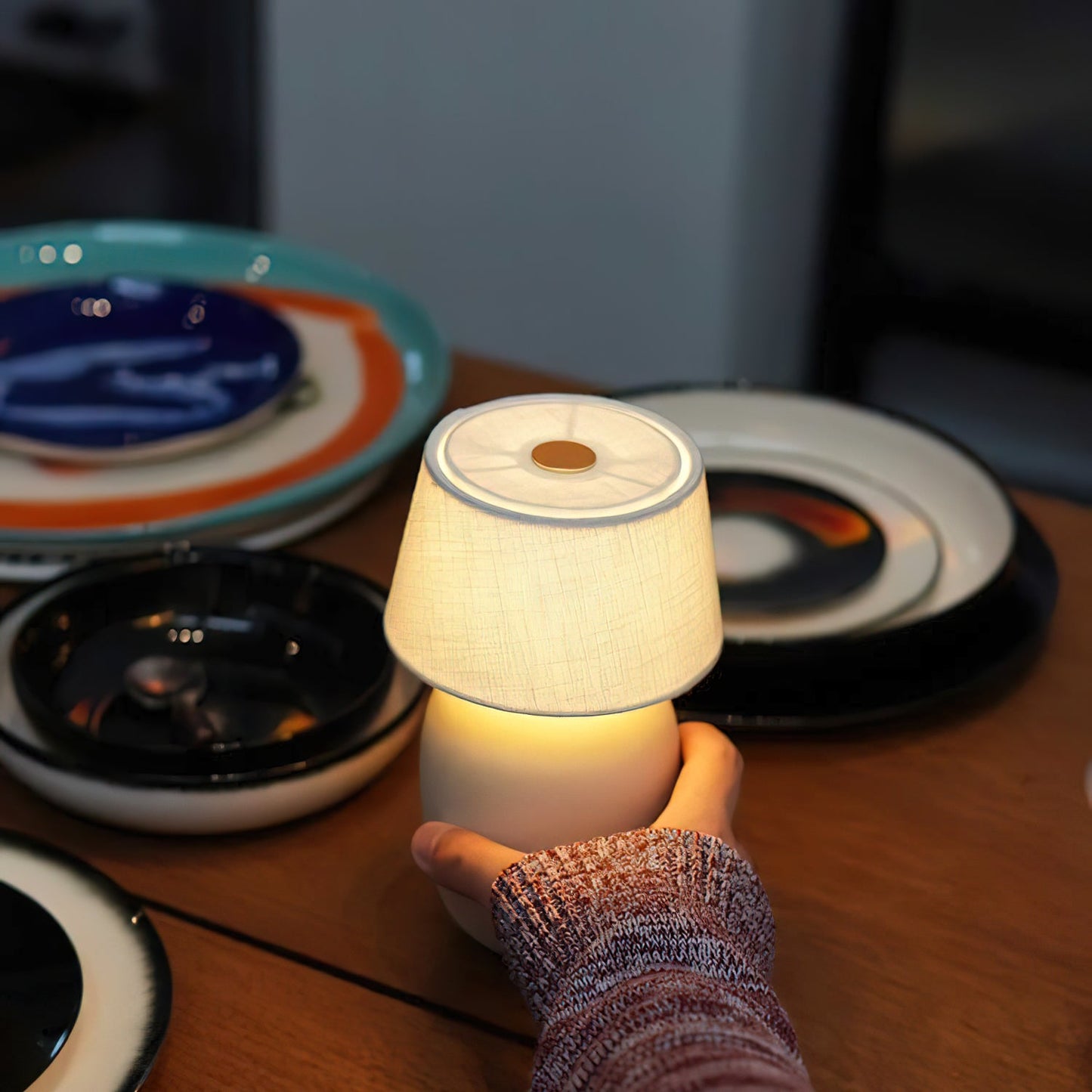 Velnara Ceramic Table Lamp