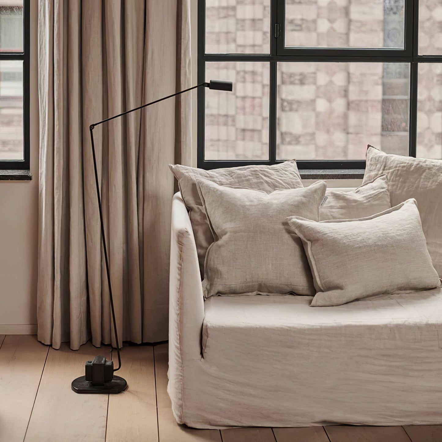 Aero Floor Lamp