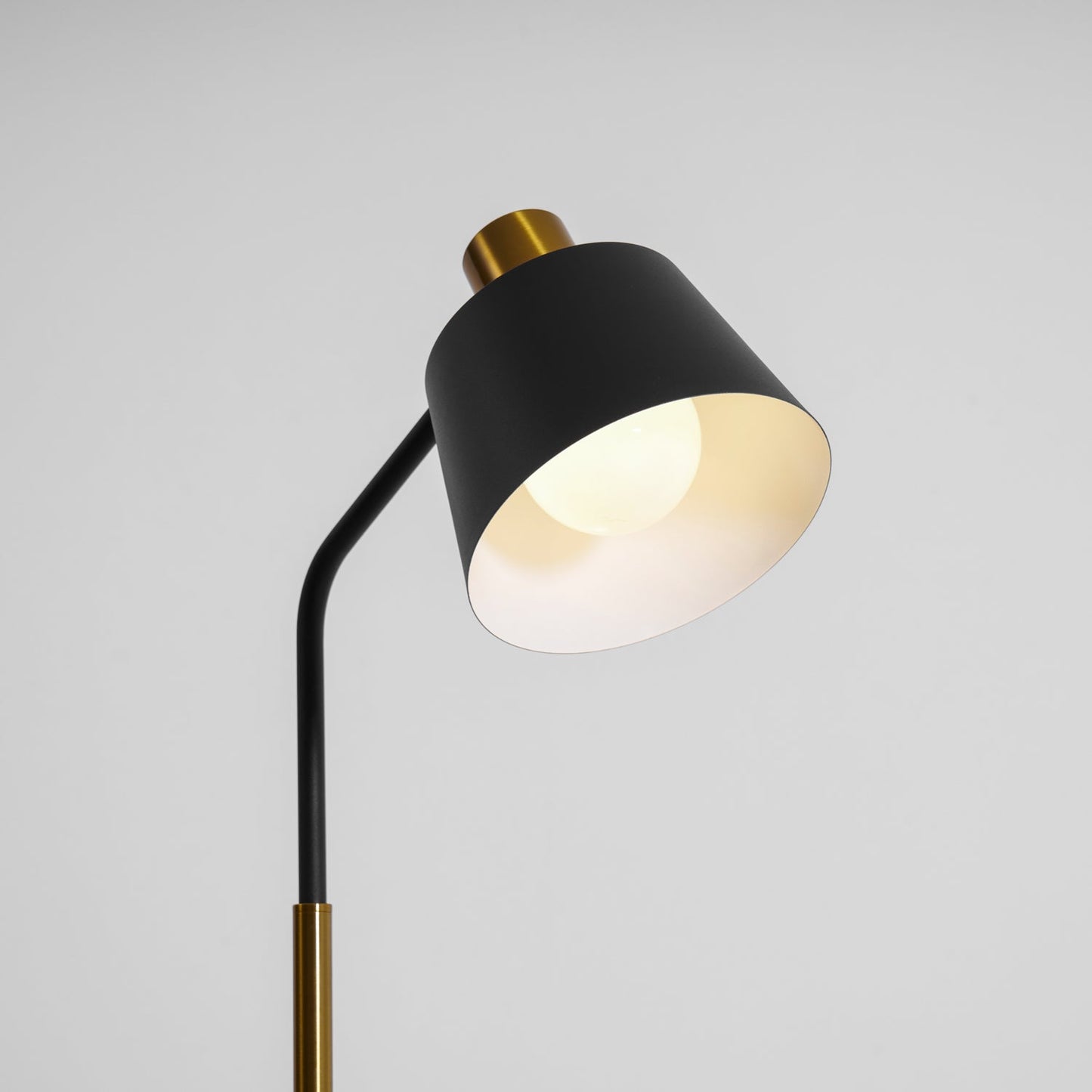 Aero Modern Metal Floor Lamp