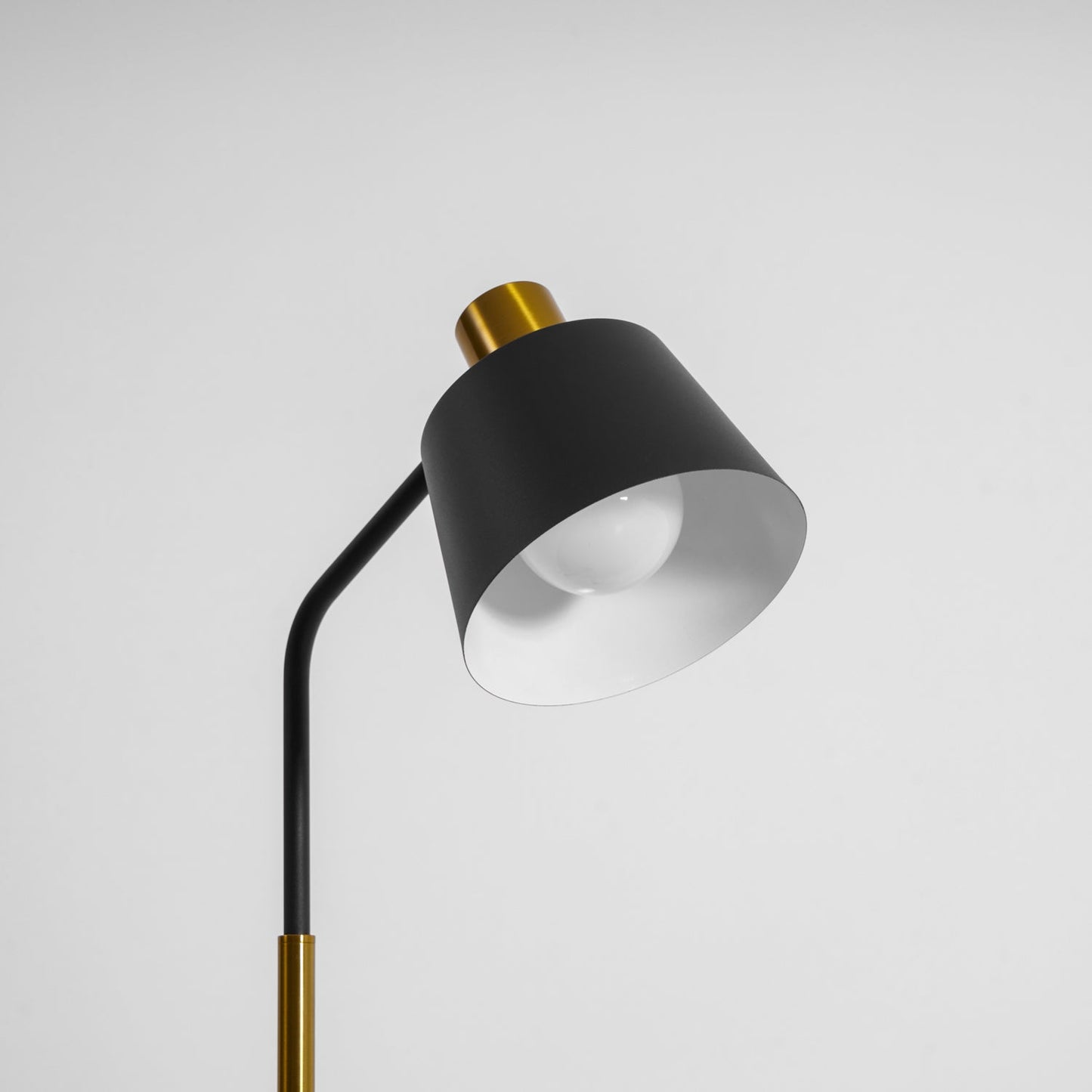 Aero Modern Metal Floor Lamp