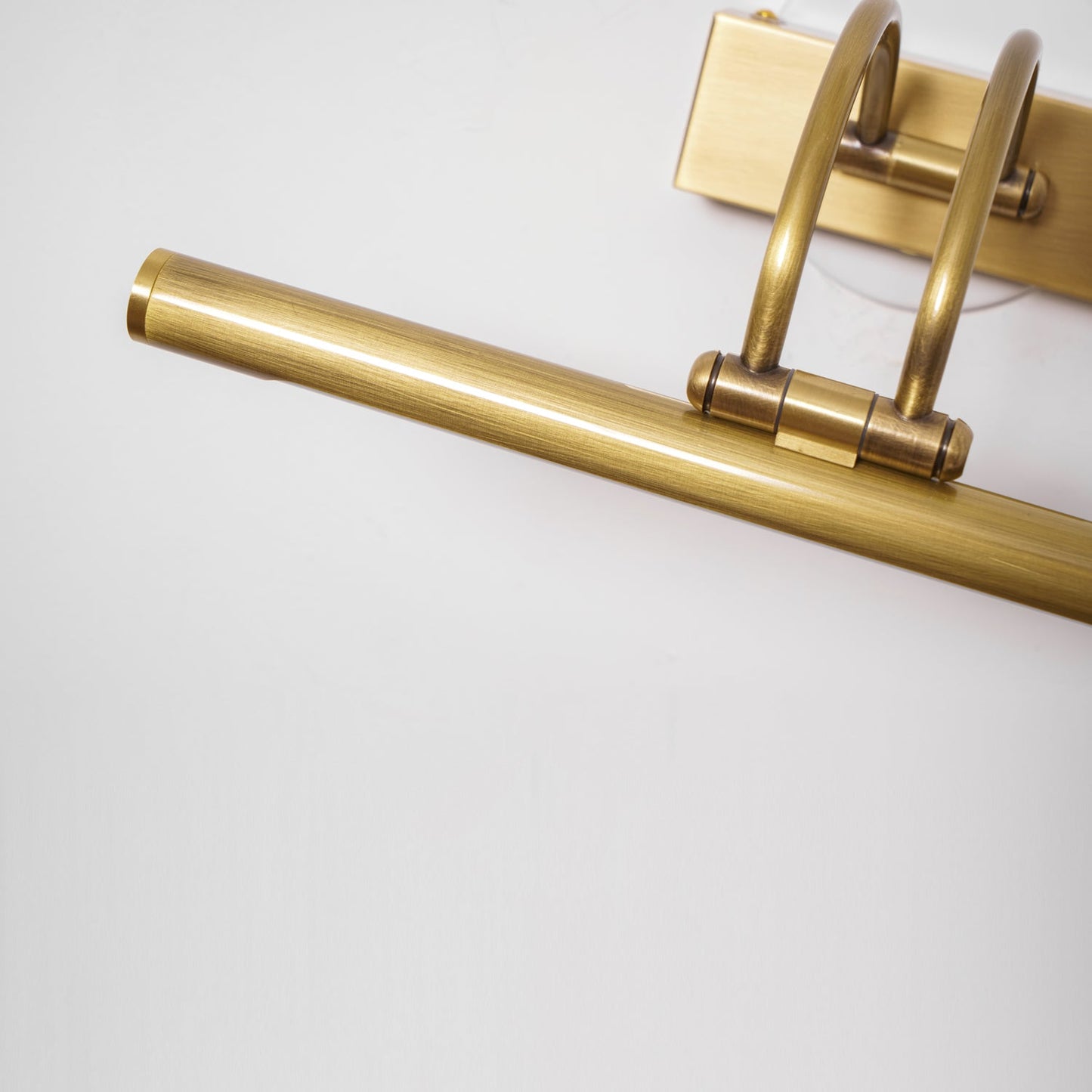 Aero Linear Vanity Wall Light