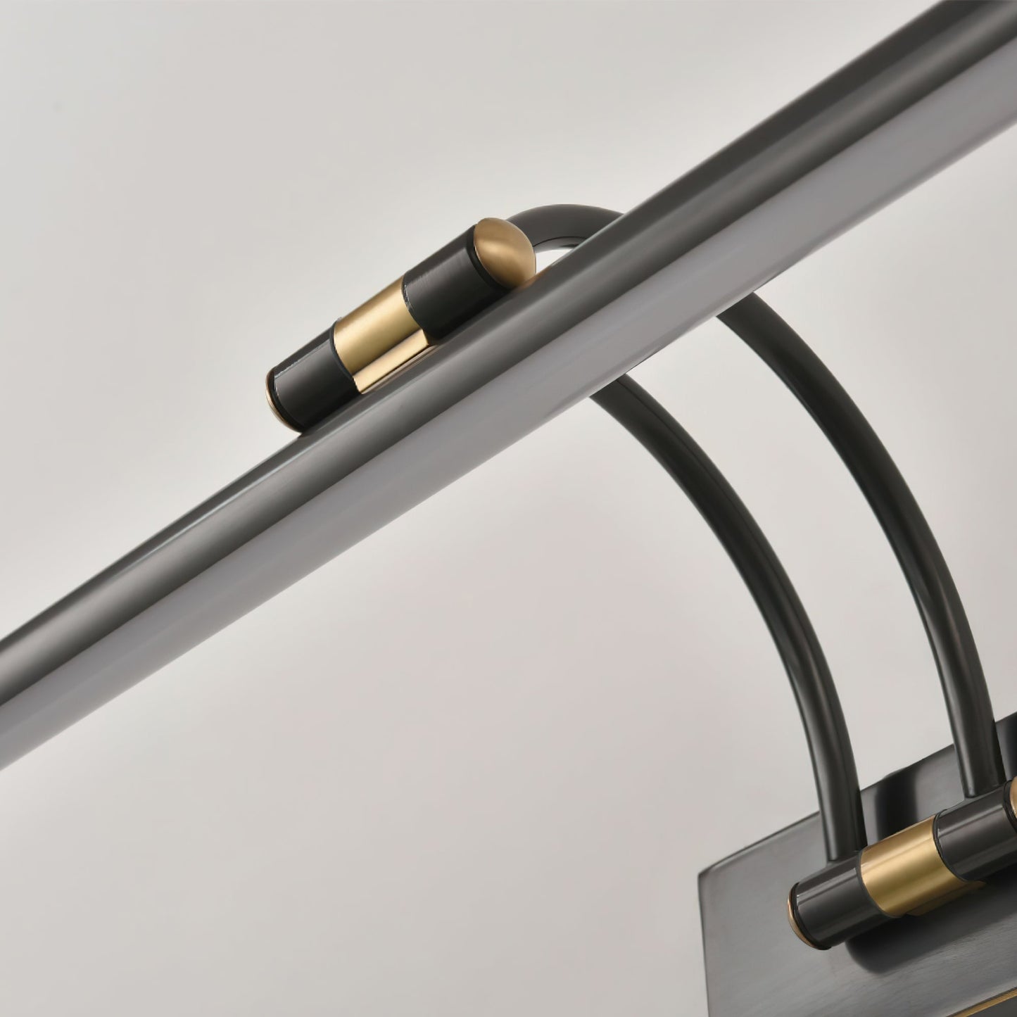 Aero Linear Vanity Wall Light