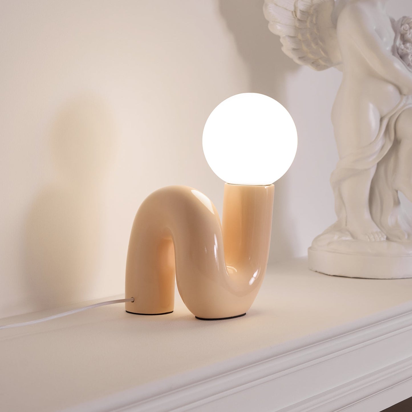 Roselle Globe Table Lamp