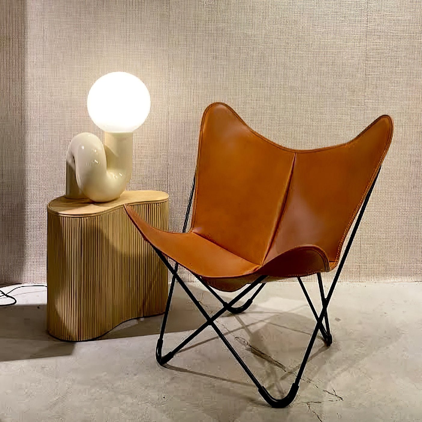 Roselle Globe Table Lamp