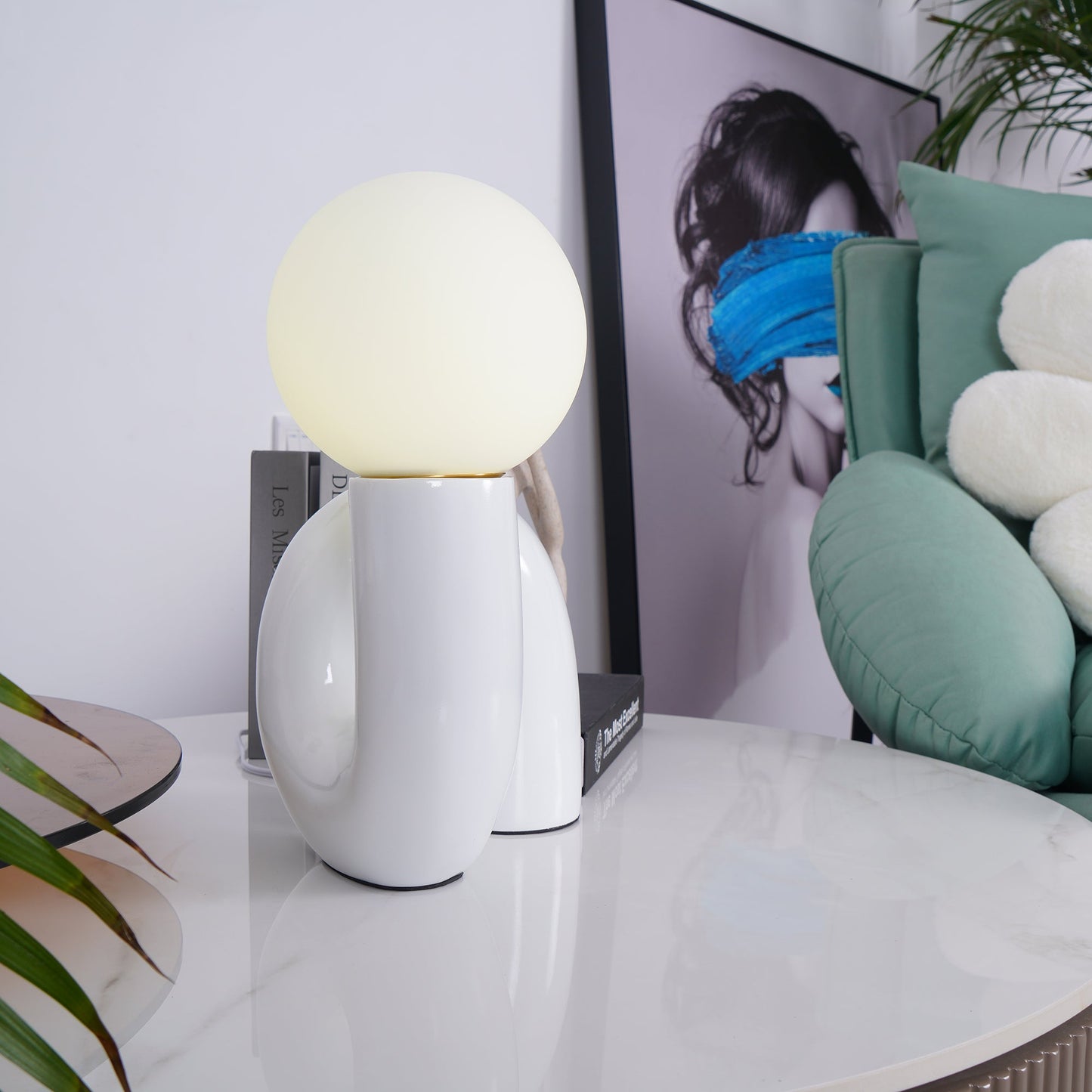 Roselle Globe Table Lamp