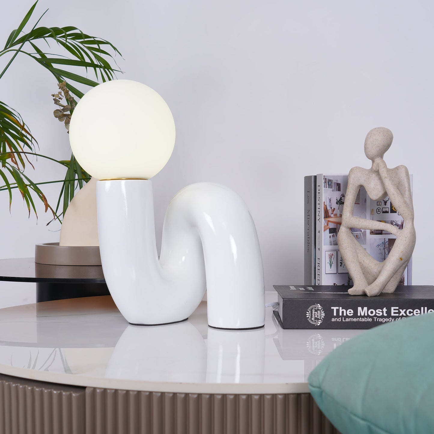 Roselle Globe Table Lamp