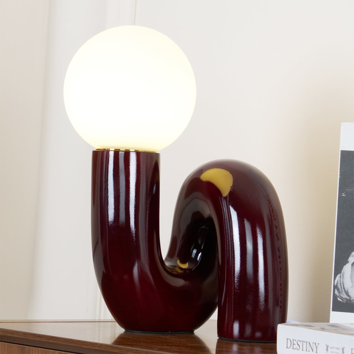 Roselle Globe Table Lamp