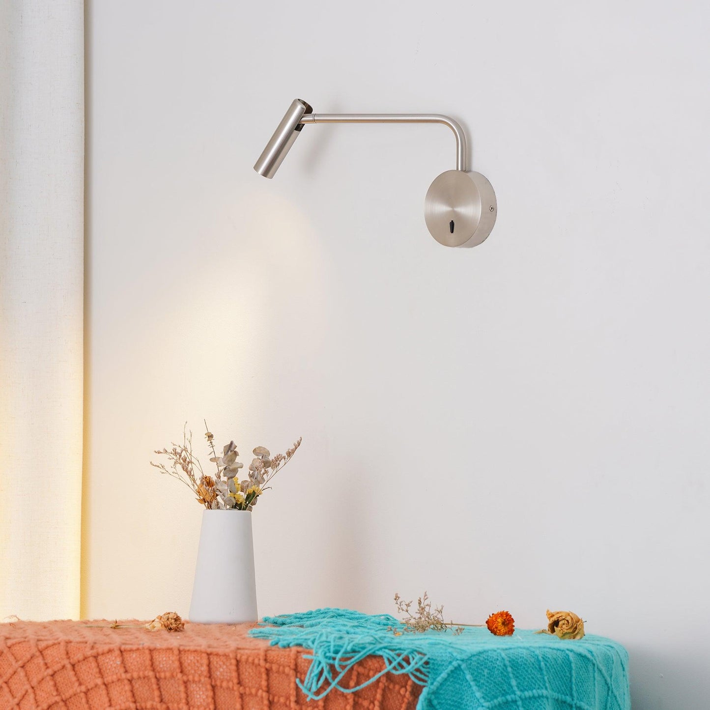 Averra Reading Wall Lamp