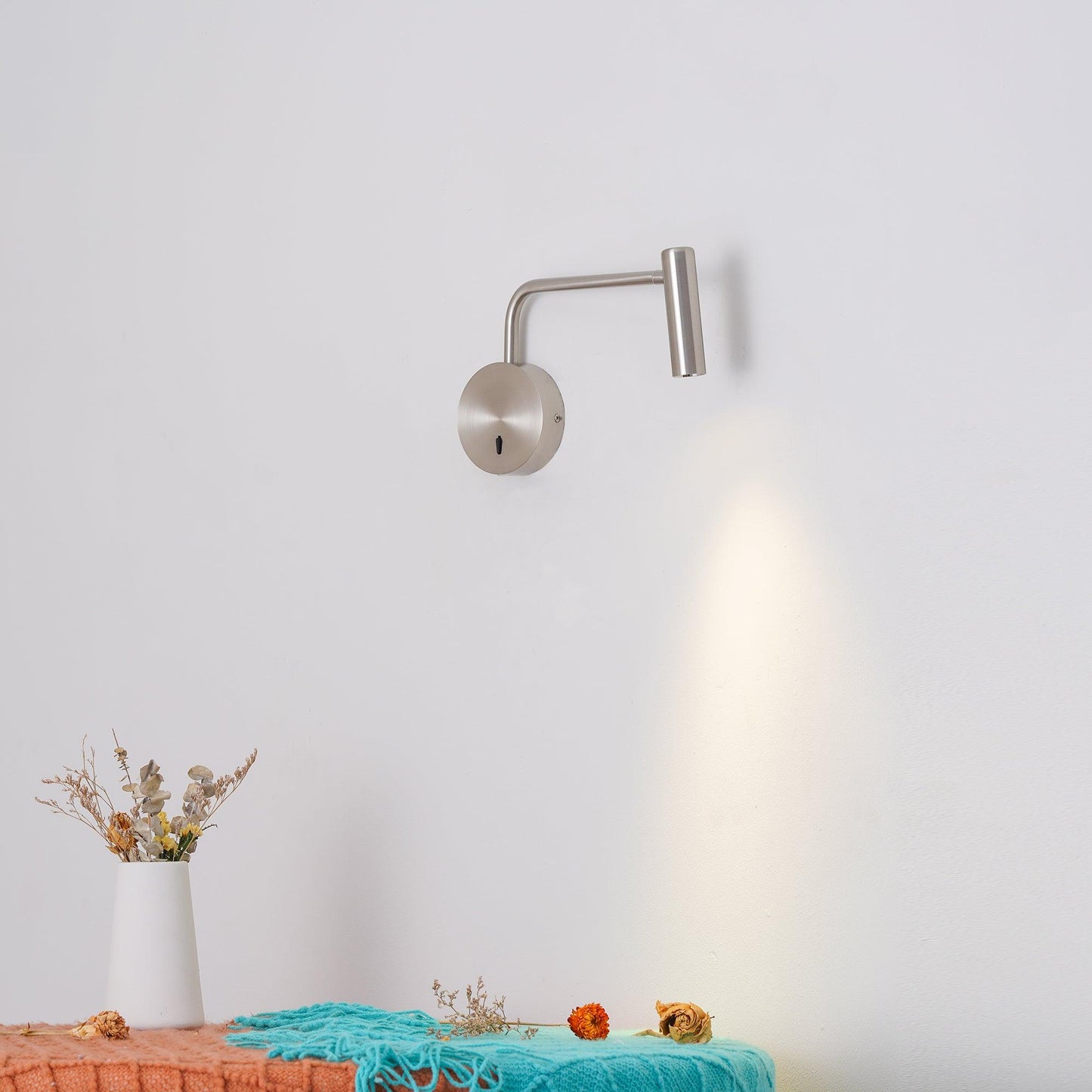 Averra Reading Wall Lamp