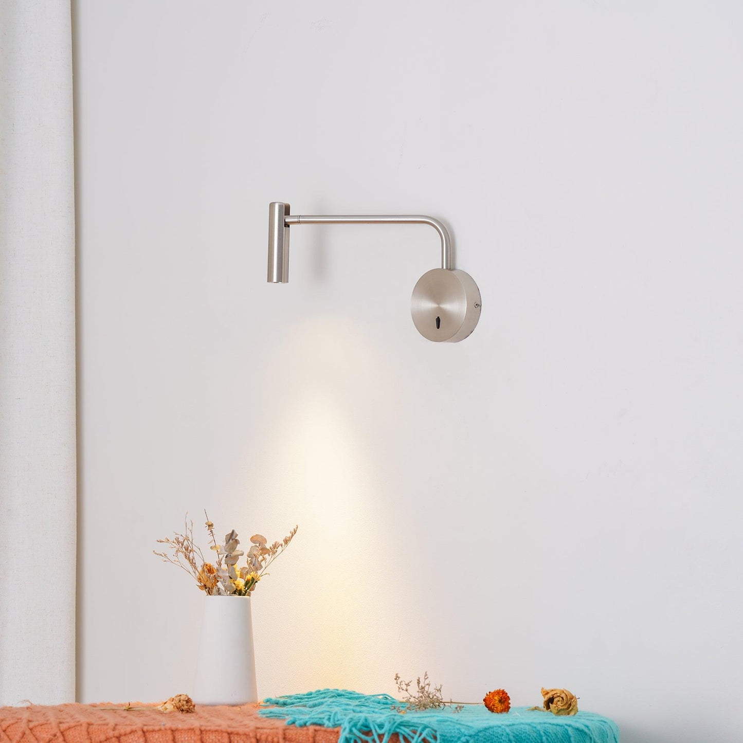Averra Reading Wall Lamp