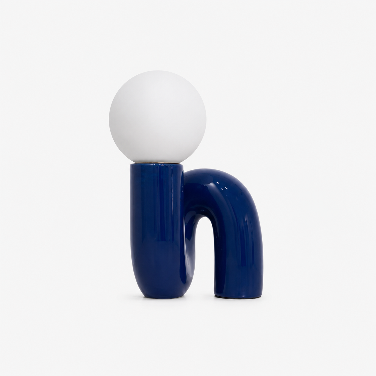 Roselle Globe Table Lamp